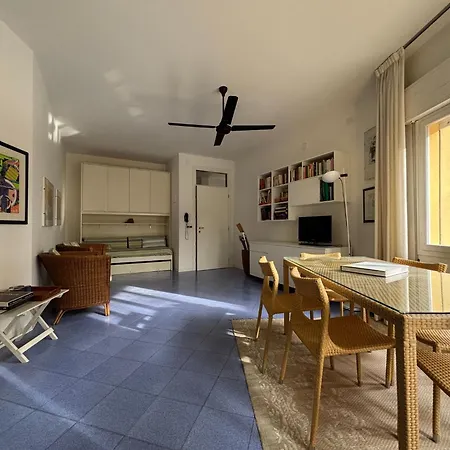Great Flat With Two Terraces And Parking Apartman