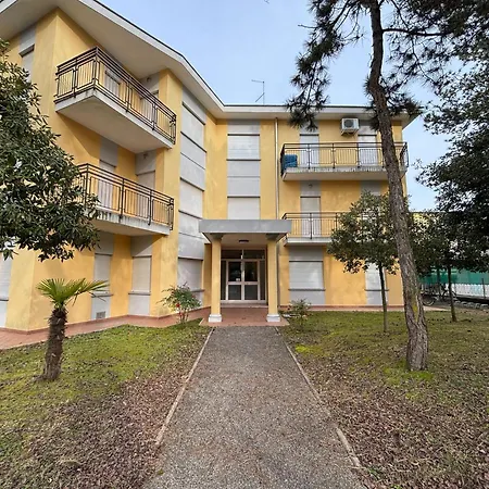 Great Flat With Two Terraces And Parking Apartman